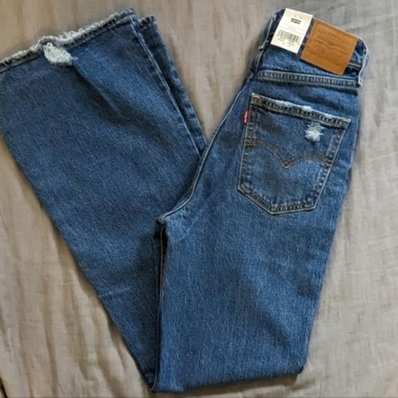 Levi's 70s High Rise Flare Jeans - Picture 3 of 12
